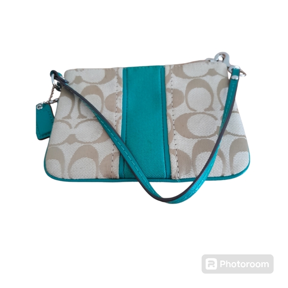 Coach Handbags - COACH Corner Zip Wristlet In Signature Canvas Light Khaki Chalk with Green